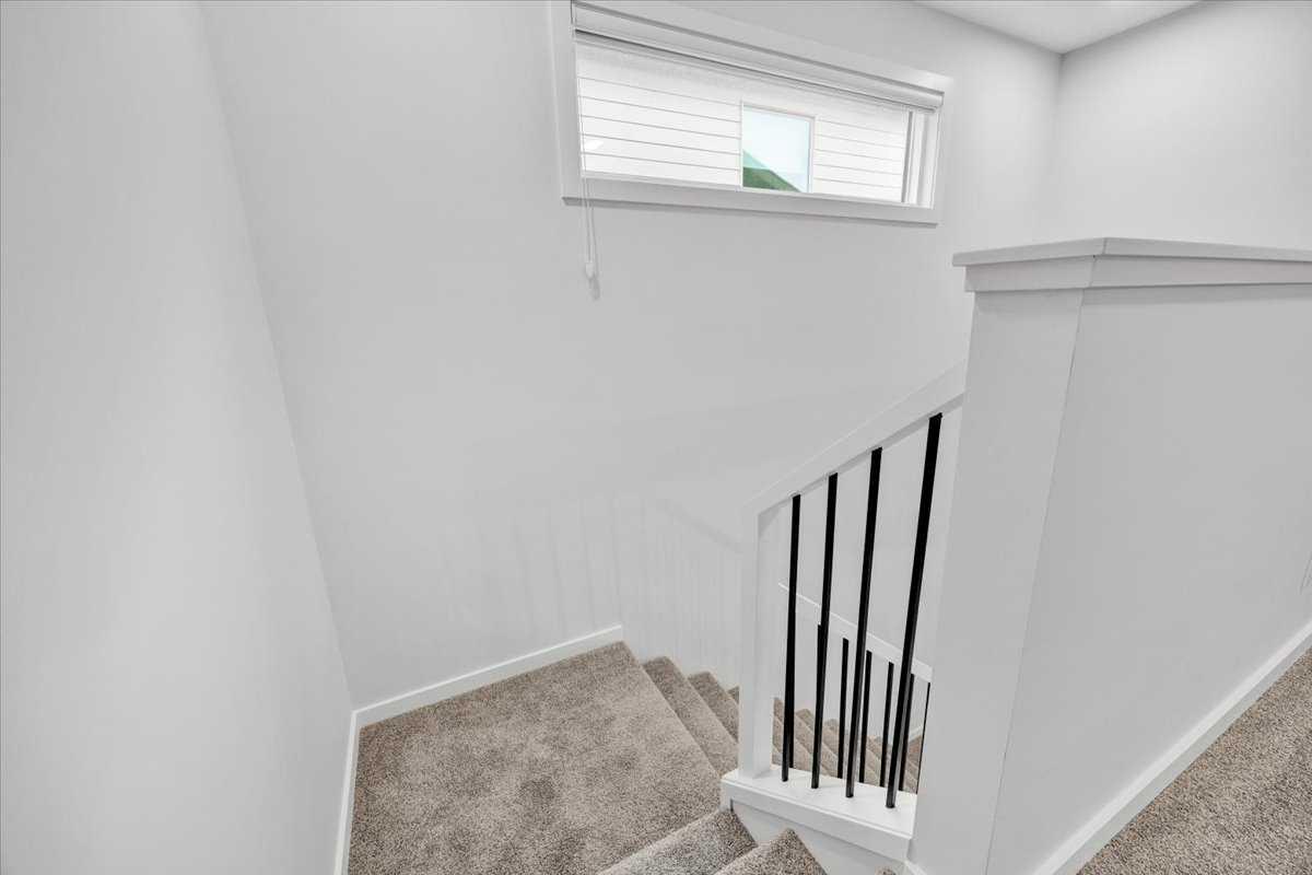 75 Versant Rise SW