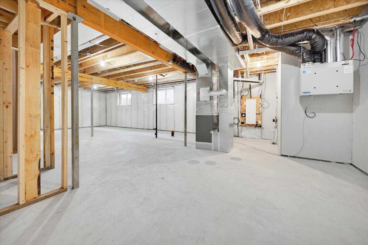 75 Versant Rise SW