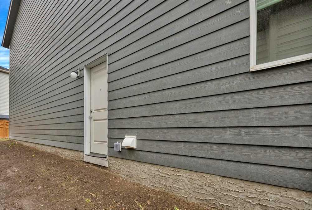 75 Versant Rise SW