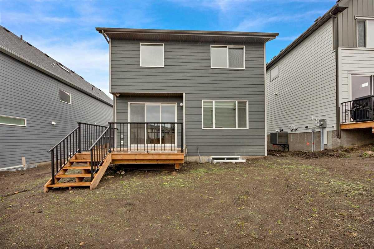 75 Versant Rise SW