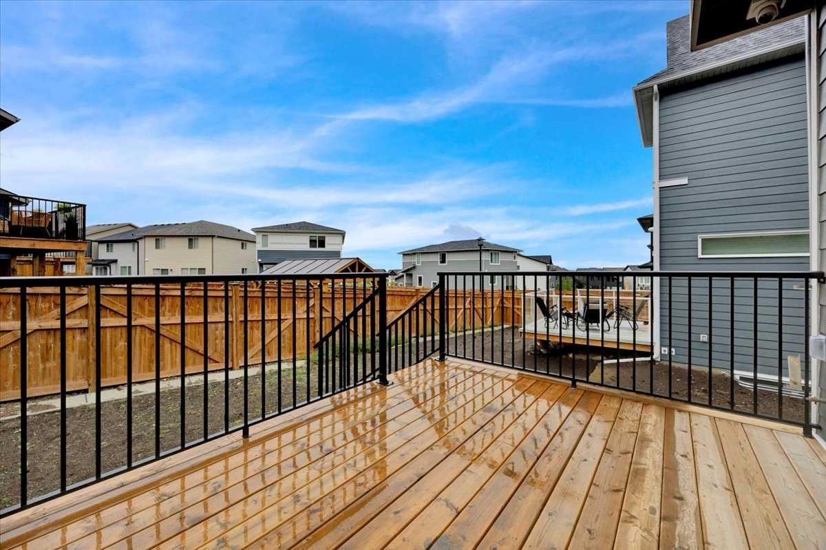 75 Versant Rise SW