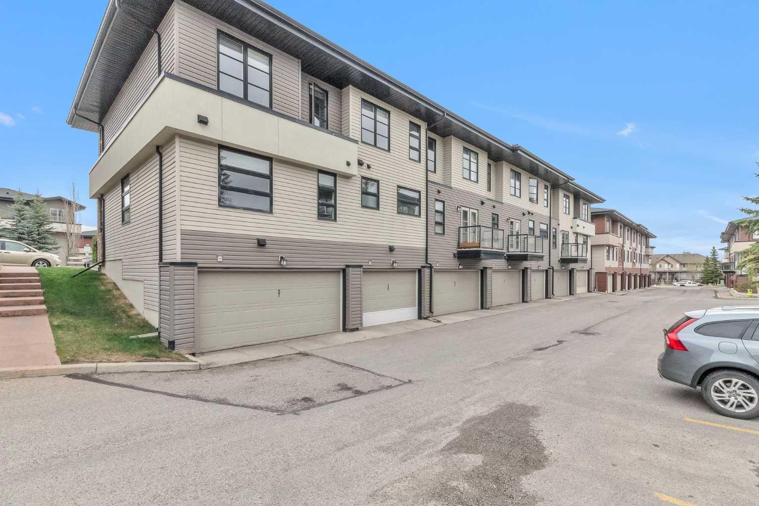 55 Aspen Hills Green SW