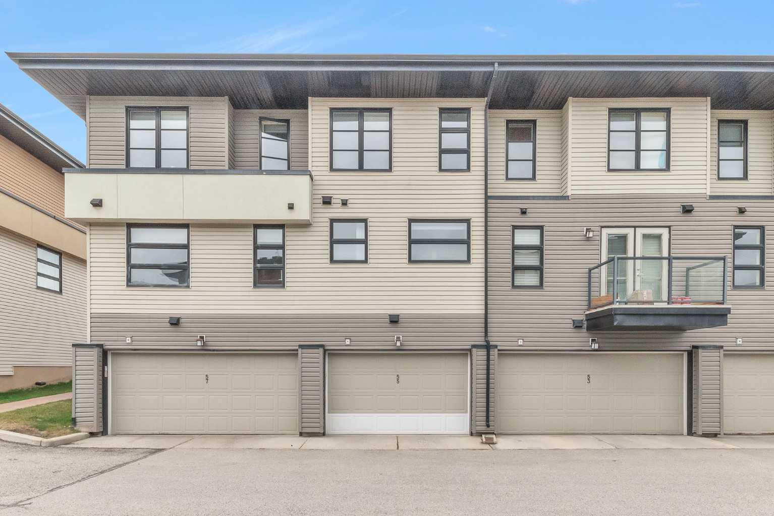 55 Aspen Hills Green SW