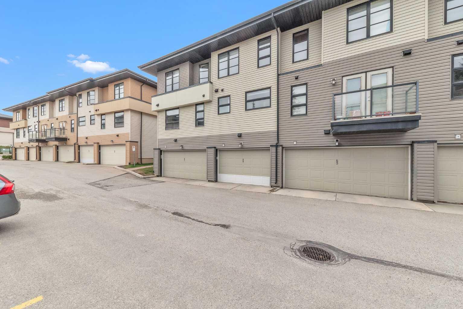 55 Aspen Hills Green SW