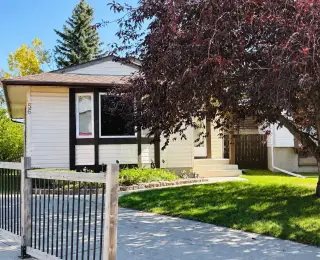 56 Aberfoyle Place NE