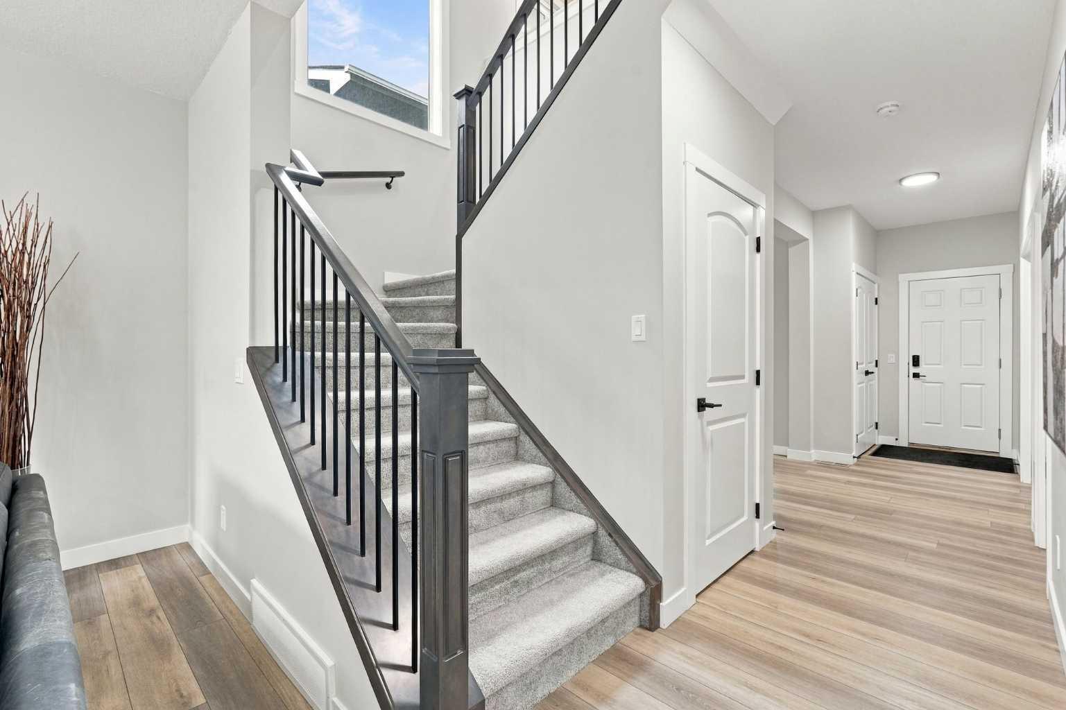 70 Creekside Avenue SW