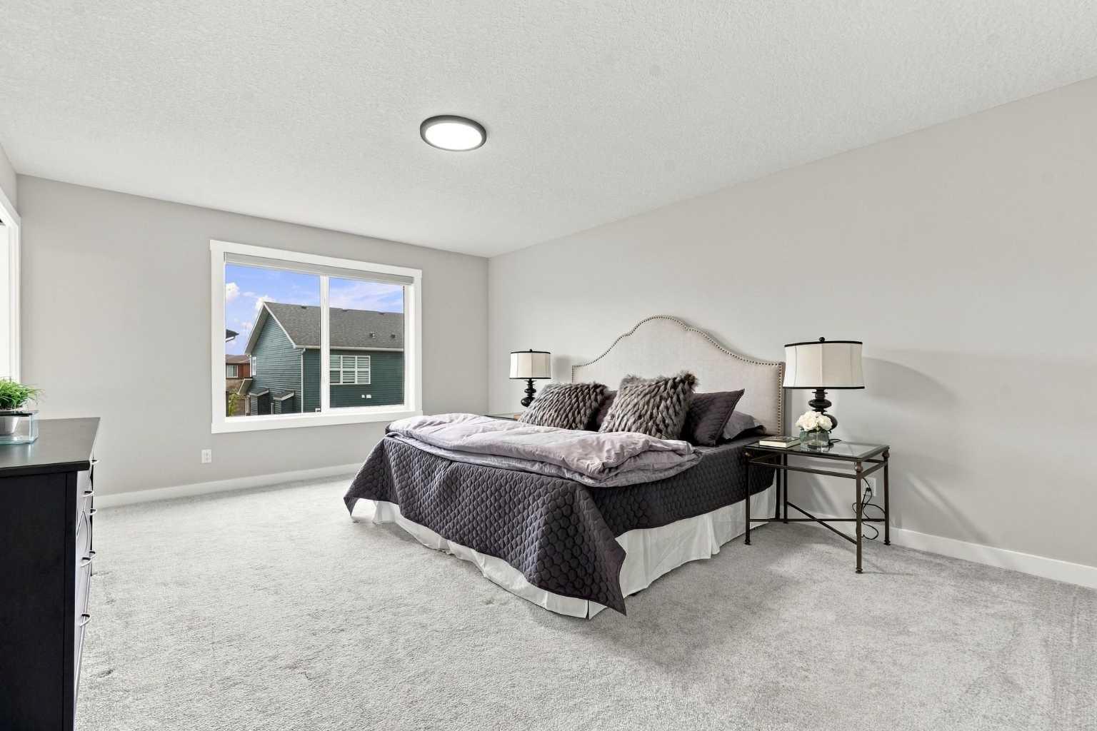 70 Creekside Avenue SW