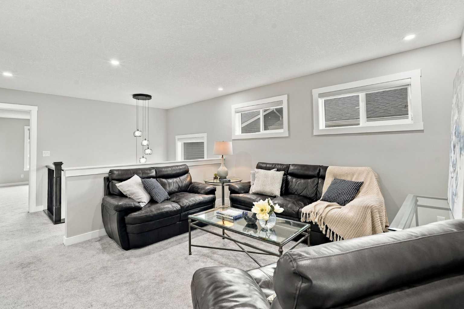 70 Creekside Avenue SW