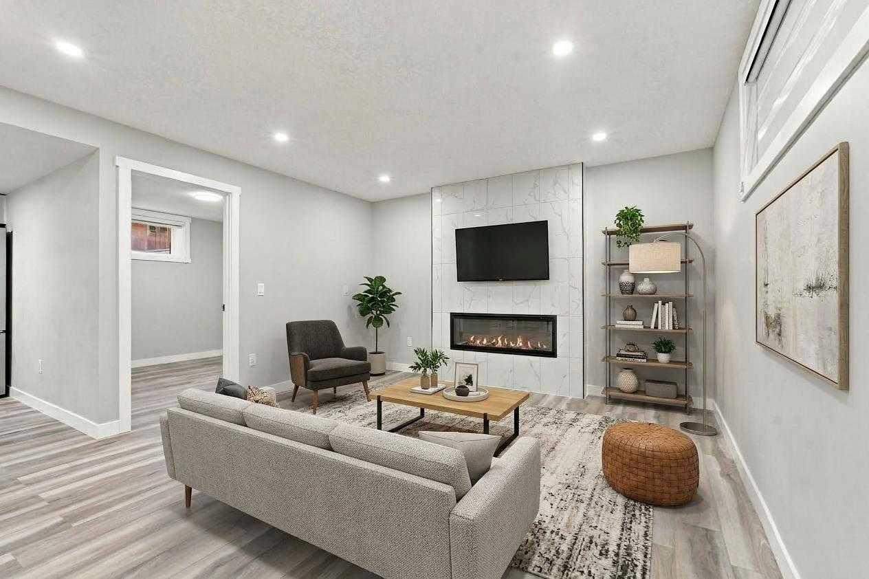 70 Creekside Avenue SW