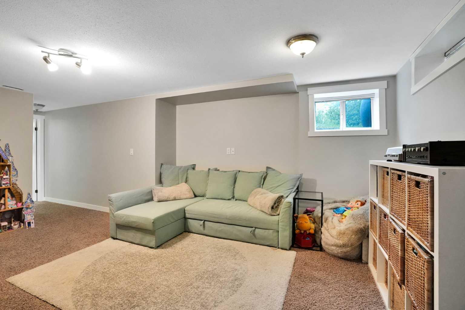 158 Rundleview Close NE