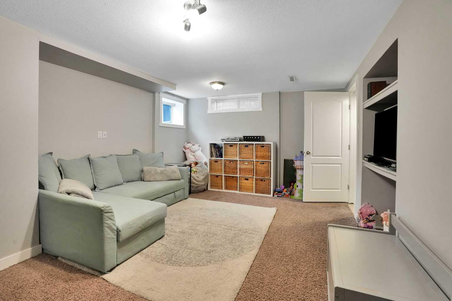 158 Rundleview Close NE