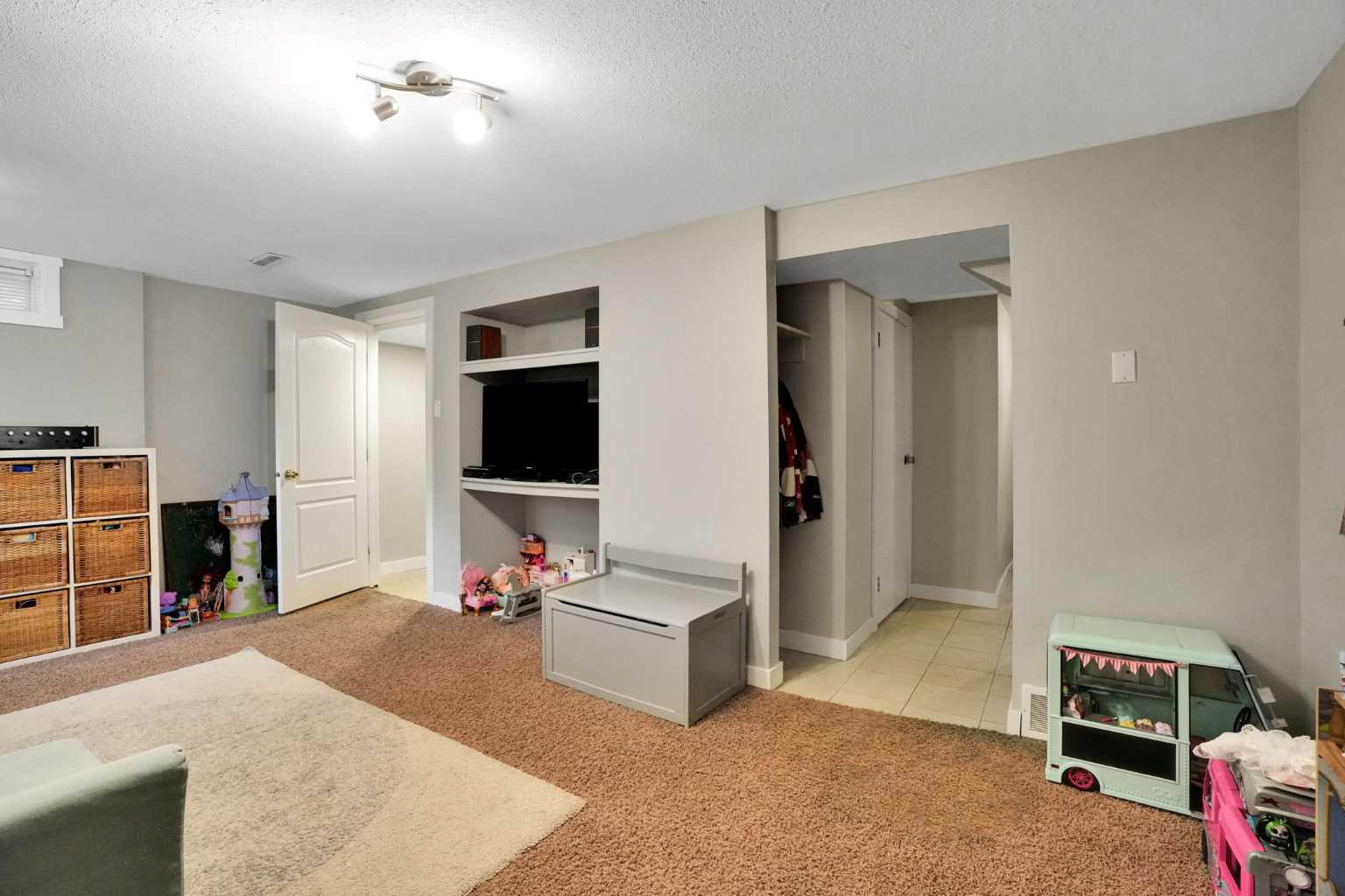 158 Rundleview Close NE