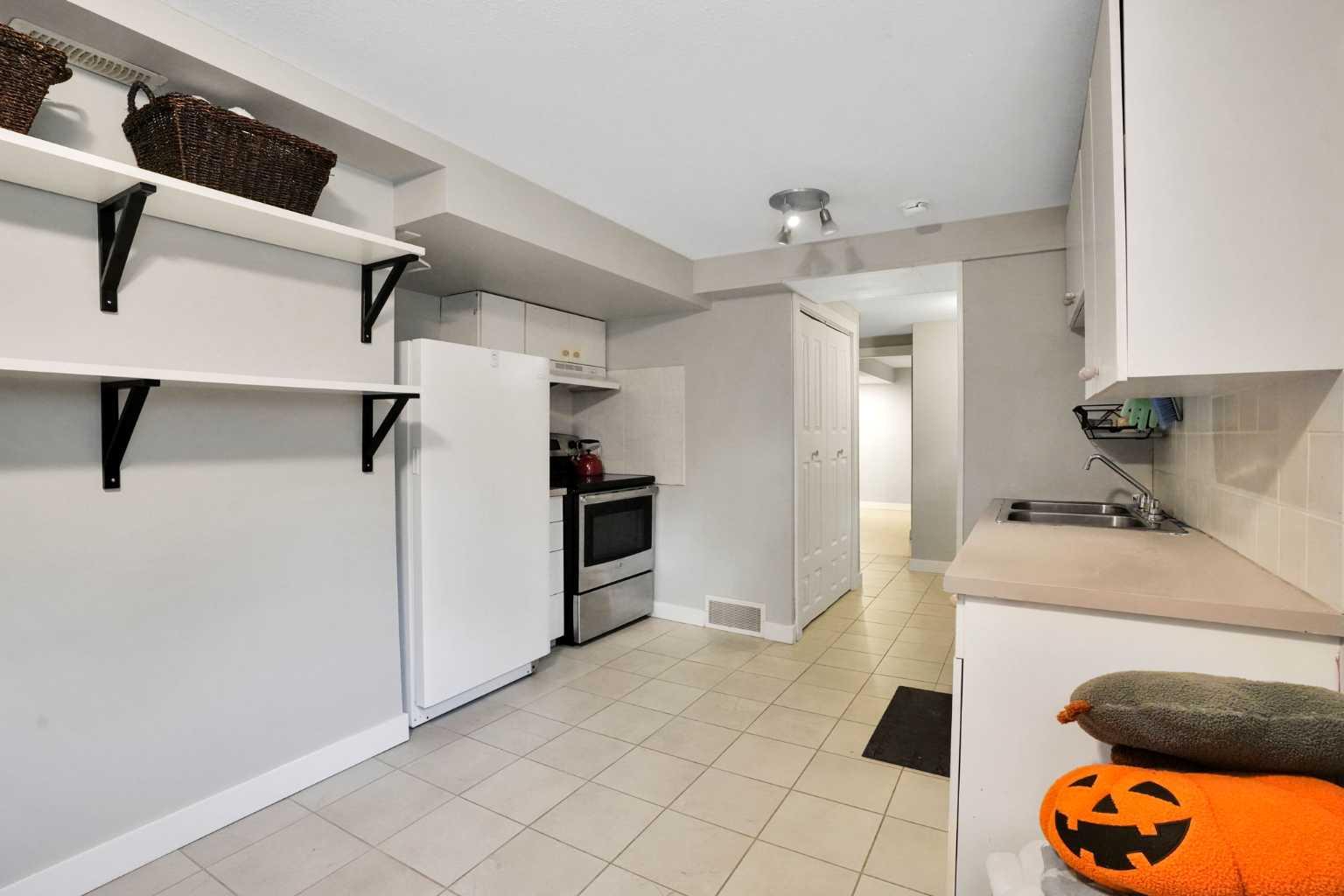 158 Rundleview Close NE