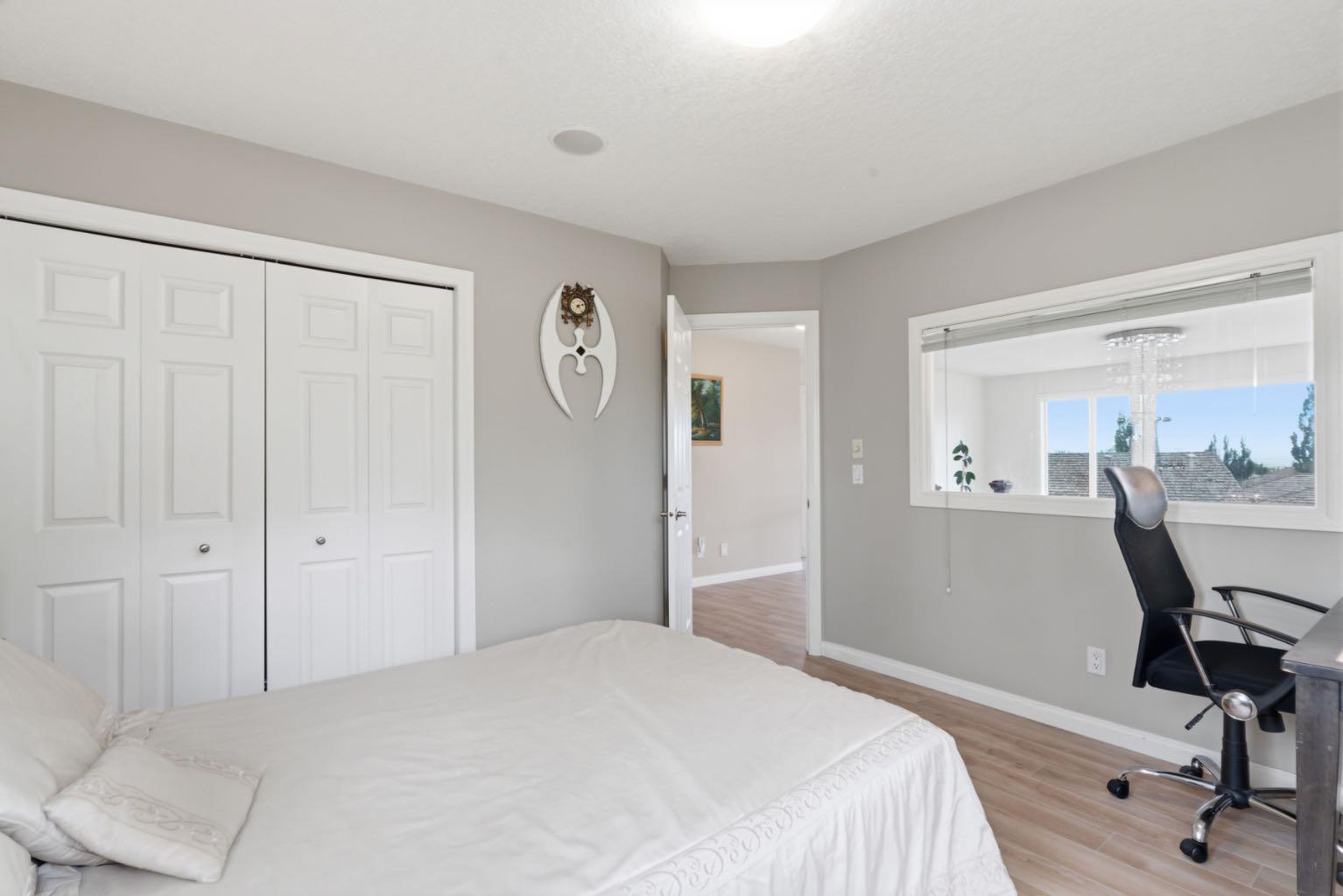 21 Royal Ridge Hill NW