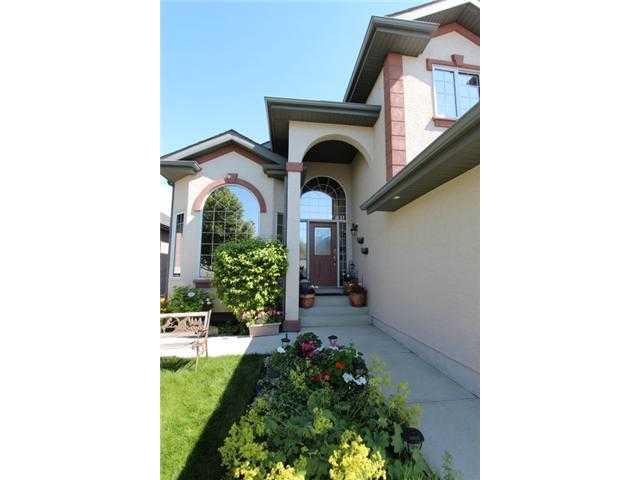 76 Valley Creek Crescent NW
