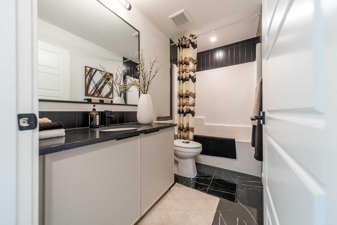 87 Silverberry Way 