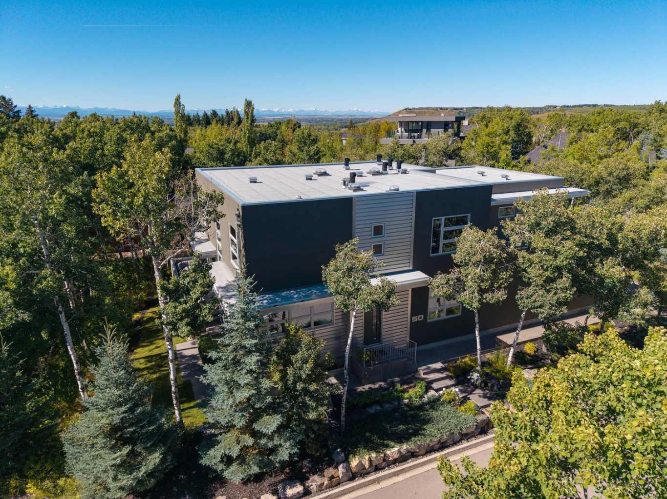 50 Posthill Drive SW