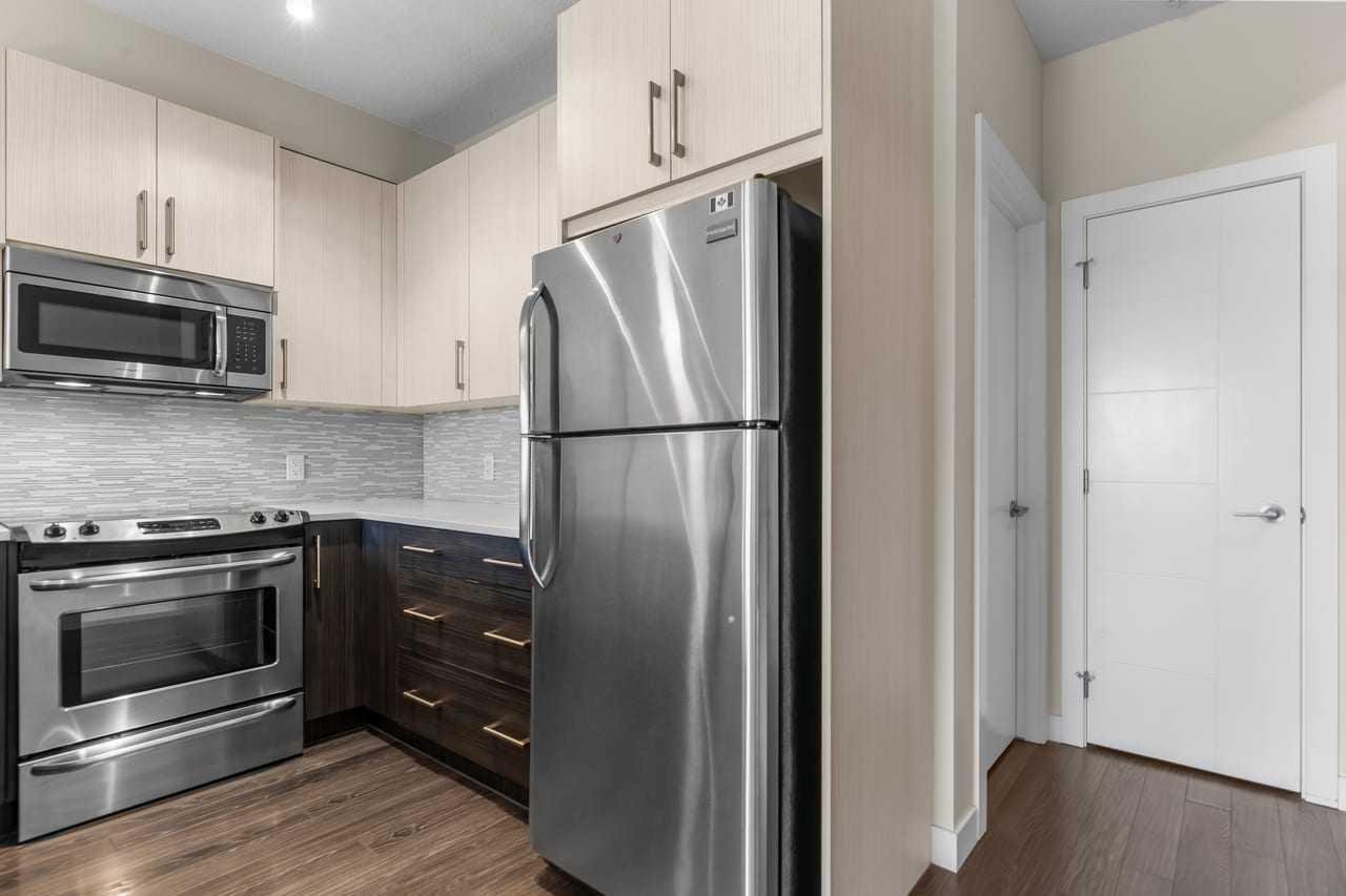220, 8 Sage Hill Terrace NW