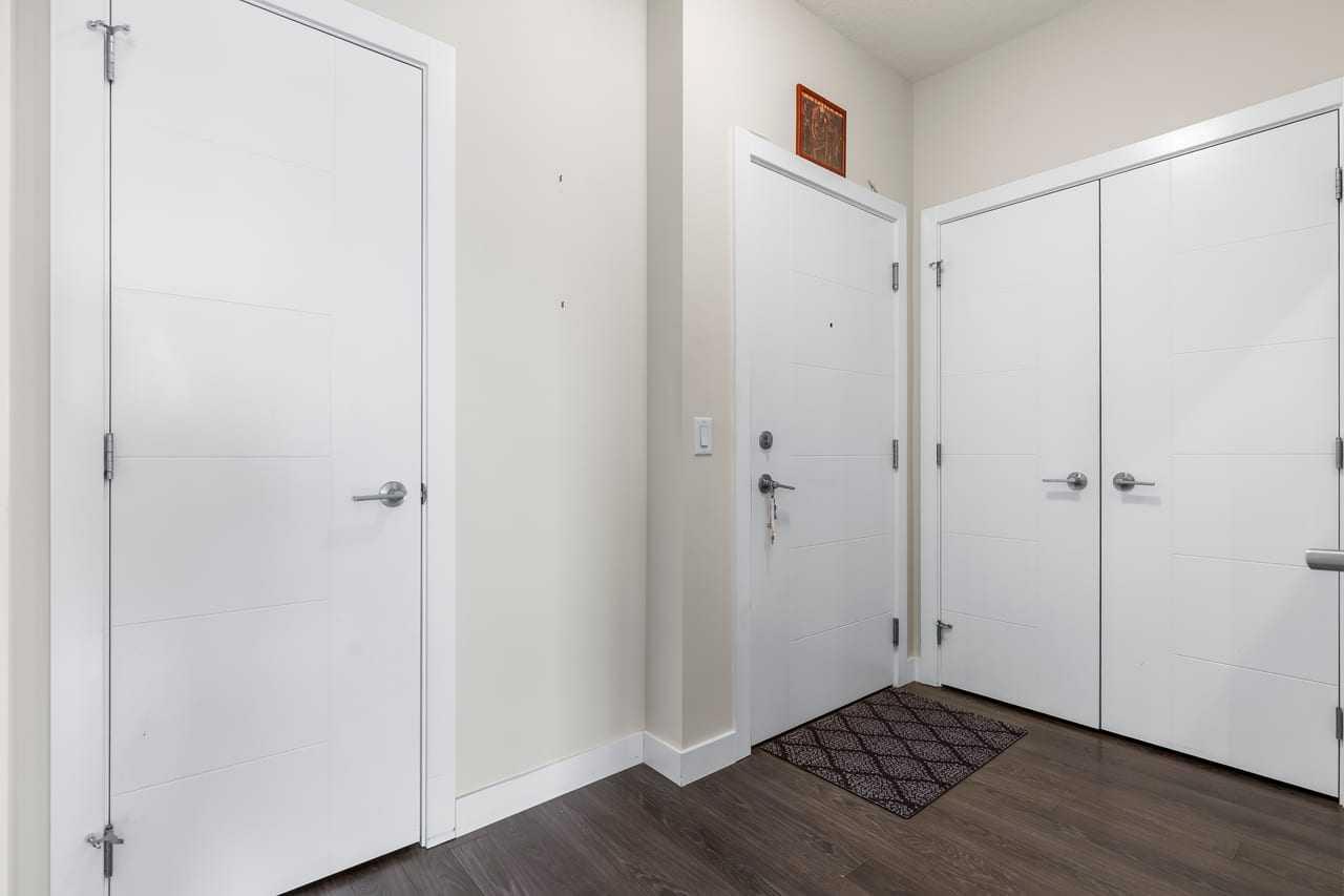 220, 8 Sage Hill Terrace NW