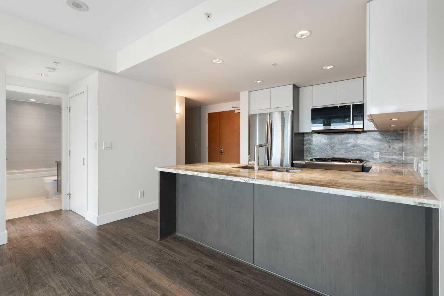 1006, 519 Riverfront Avenue SE