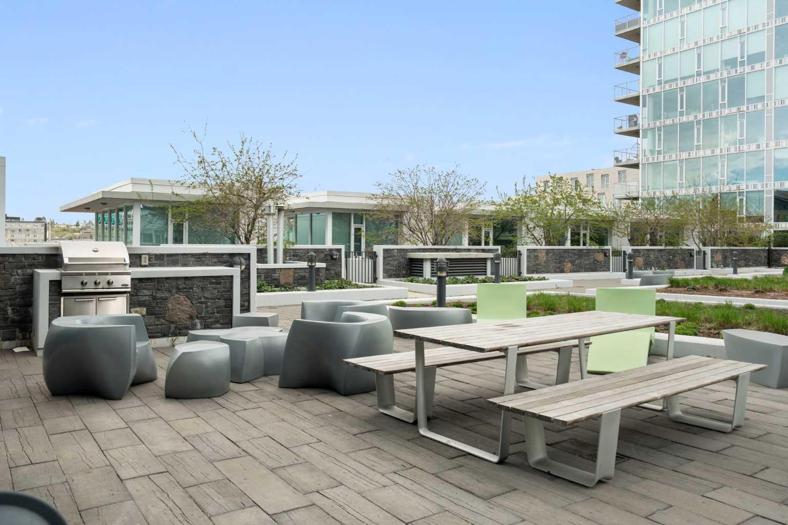 1006, 519 Riverfront Avenue SE