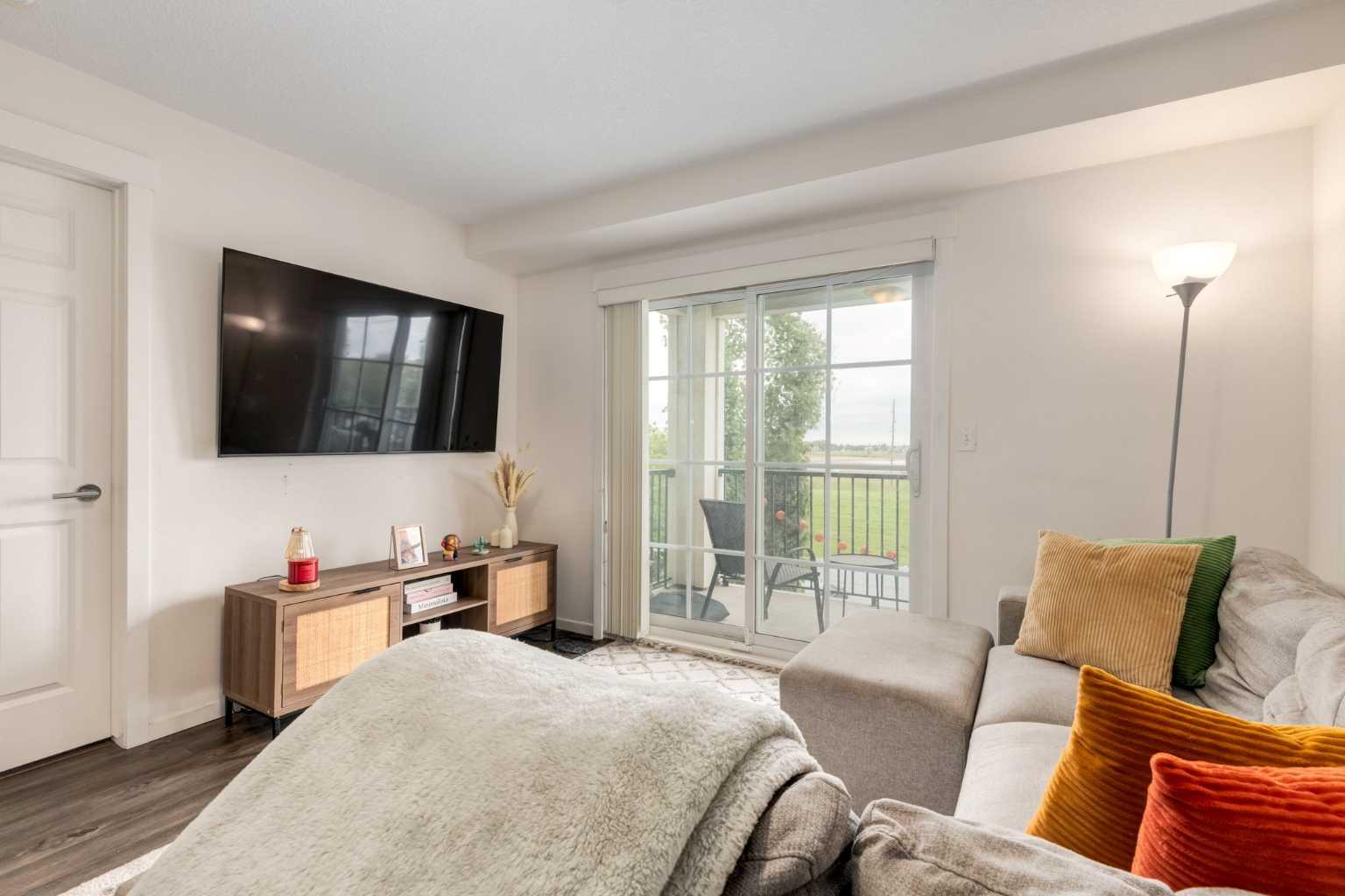 3310, 755 Copperpond Boulevard SE