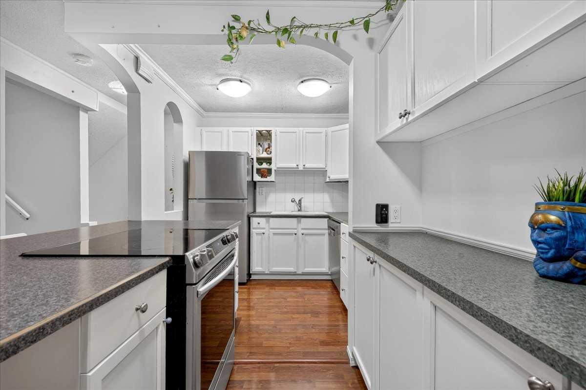 305, 11010 Bonaventure Drive SE