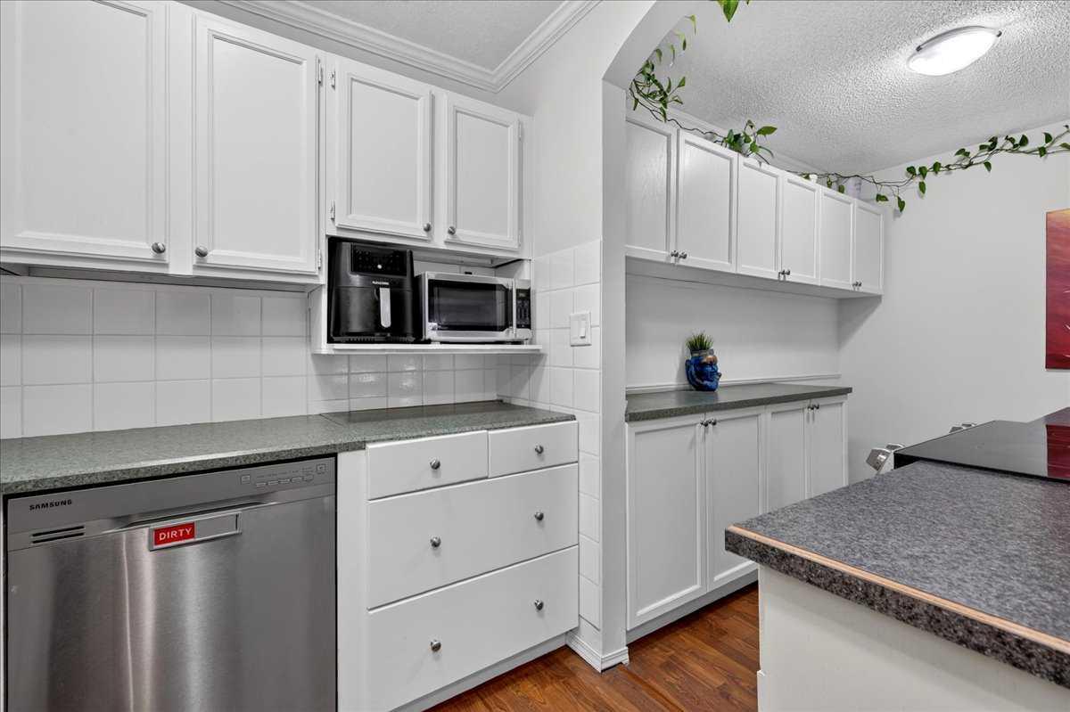 305, 11010 Bonaventure Drive SE