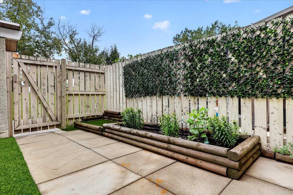 305, 11010 Bonaventure Drive SE