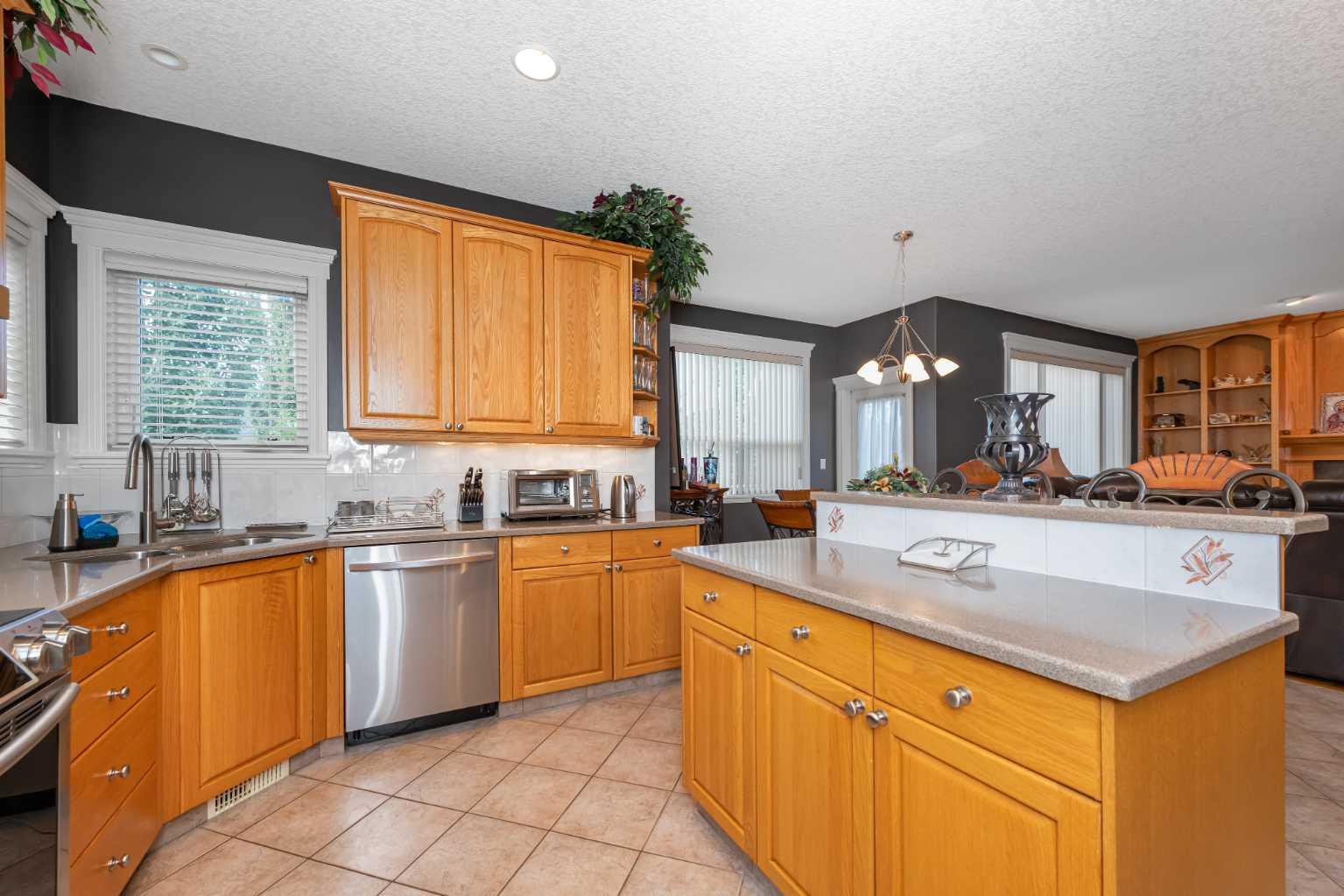 112 Cove Crescent 