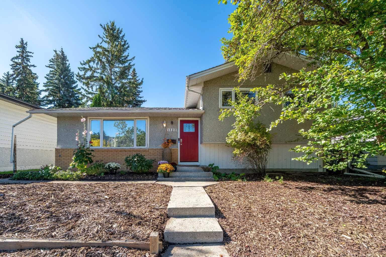 1323 University Drive NW