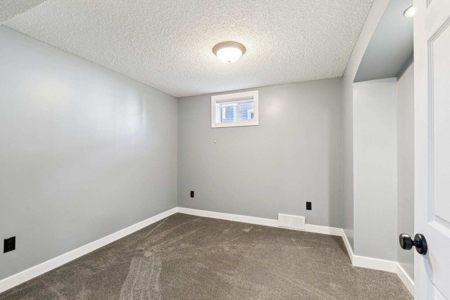 36 Bracebridge Crescent SW