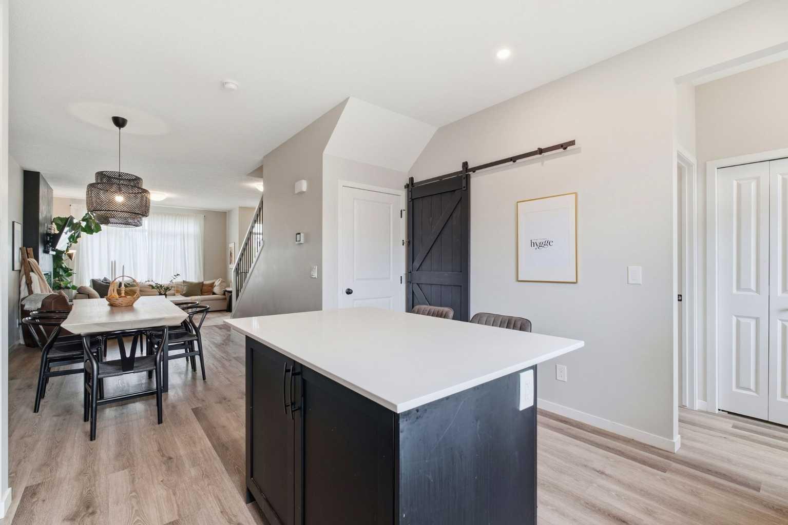 516 West Lakeview Drive 