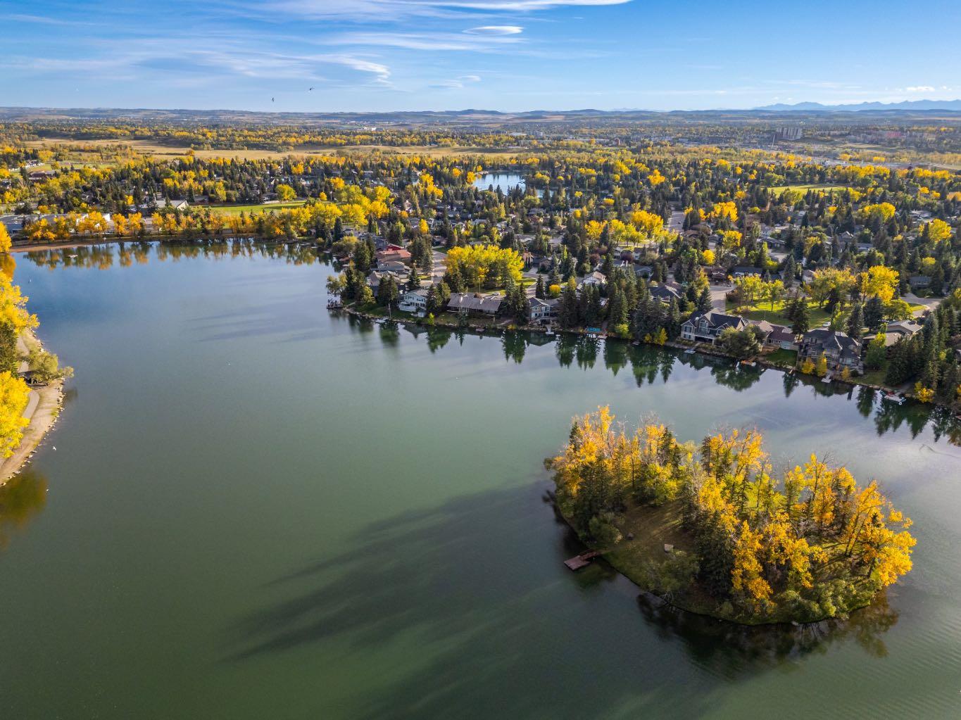 43 Lake Wapta Rise SE
