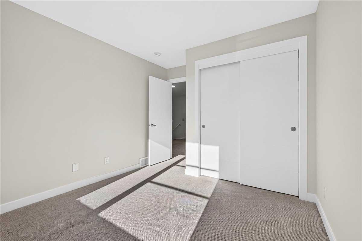 1040 Sailfin Heath 