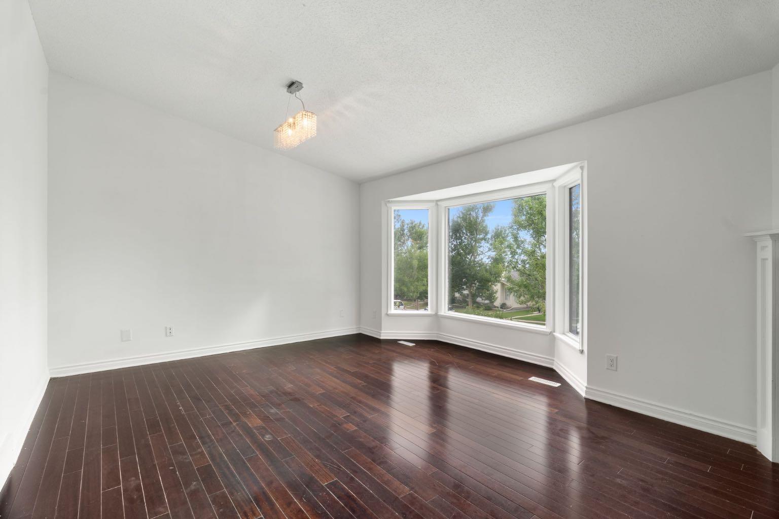 229 Macewan Glen Drive NW