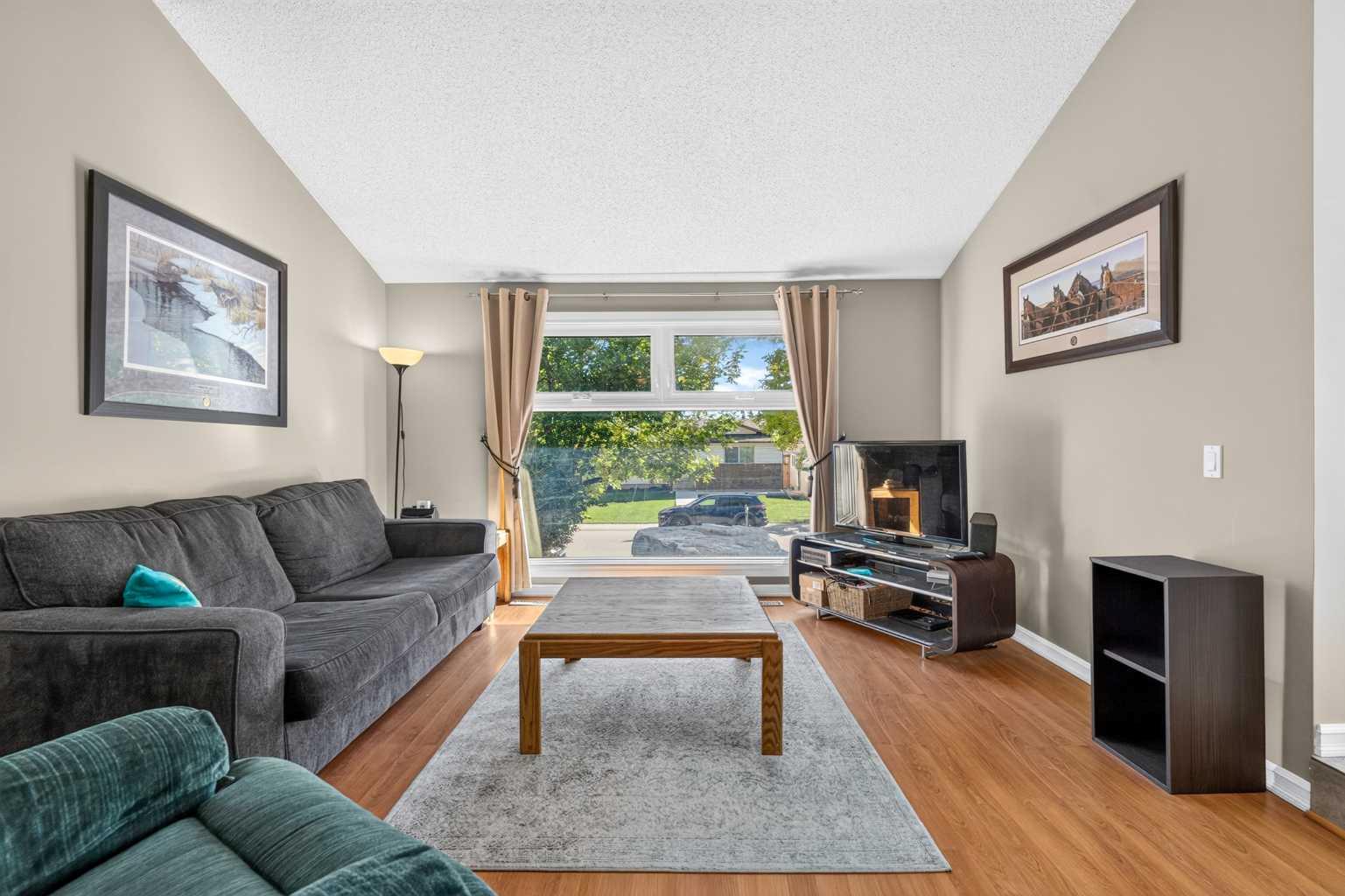 7 Woodbrook Way SW