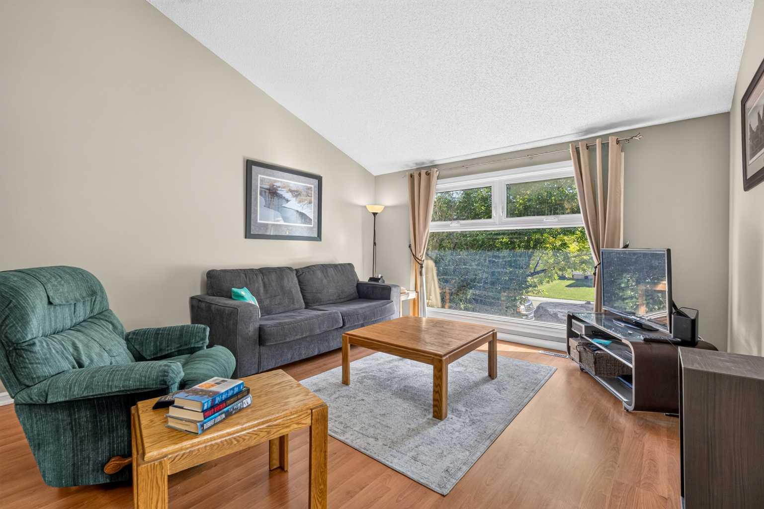 7 Woodbrook Way SW