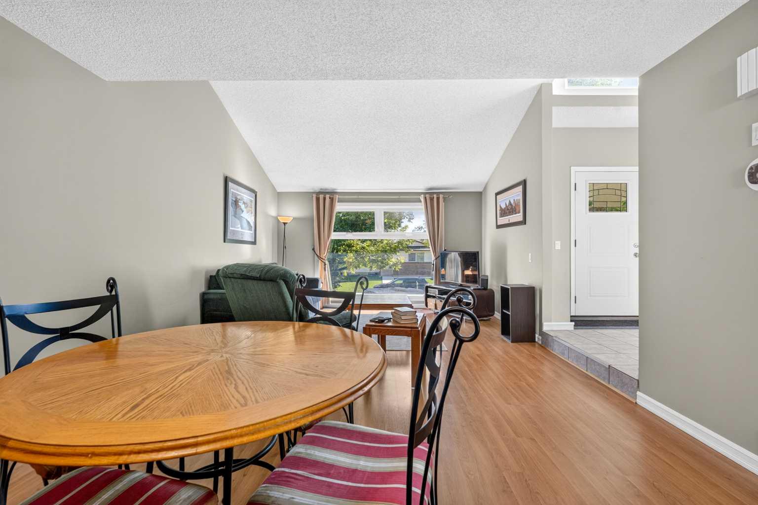 7 Woodbrook Way SW