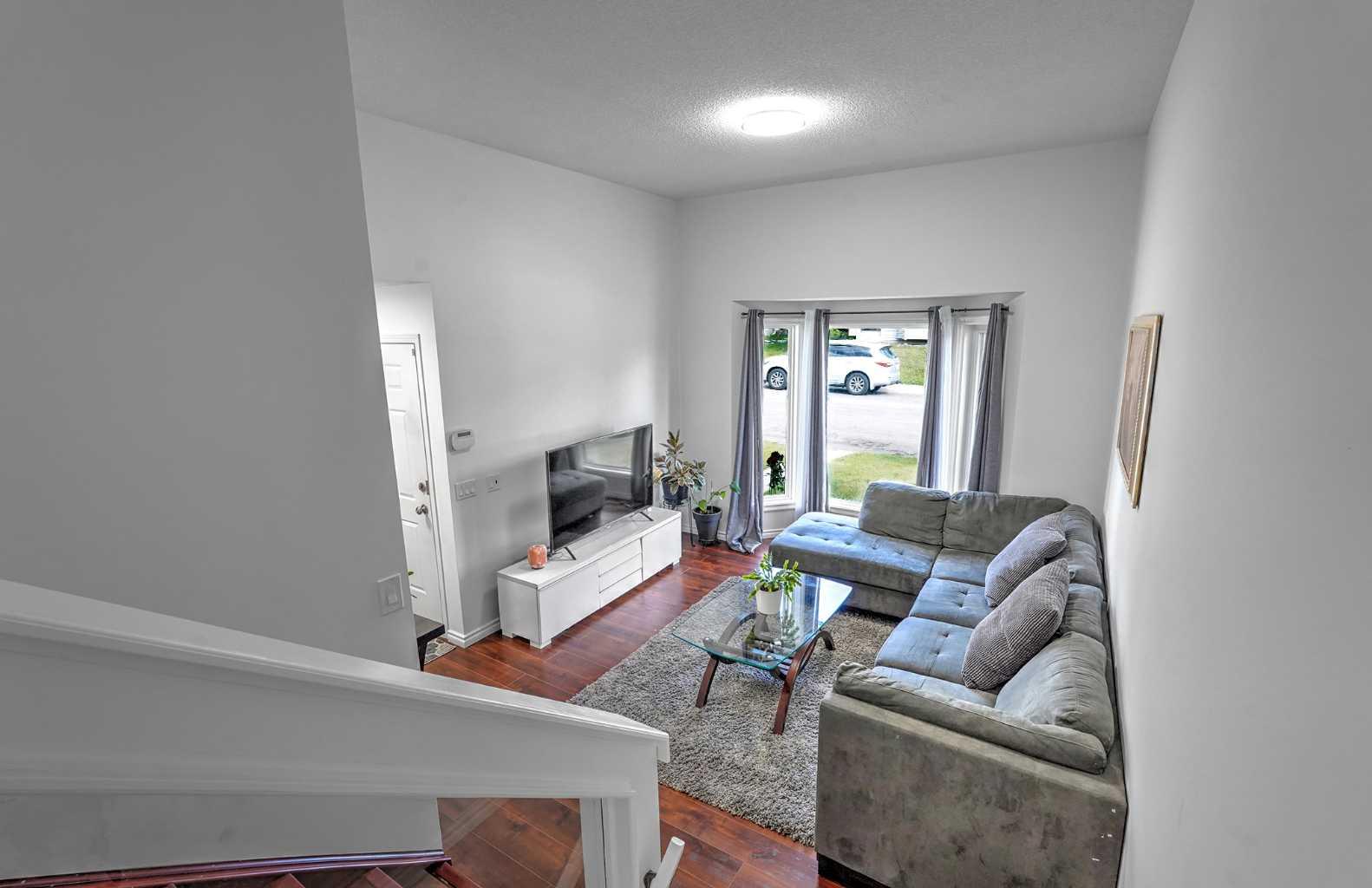 72 Martindale Close NE