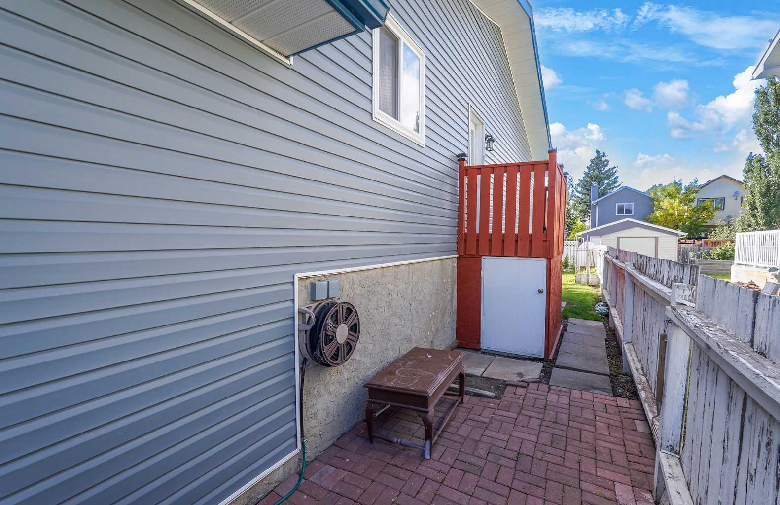 72 Martindale Close NE