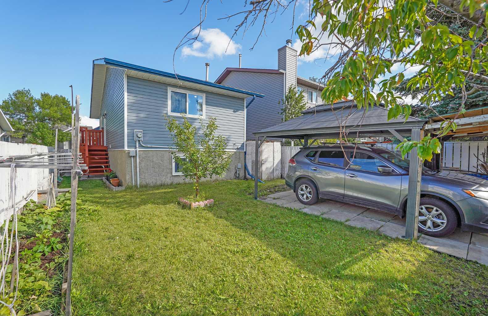 72 Martindale Close NE