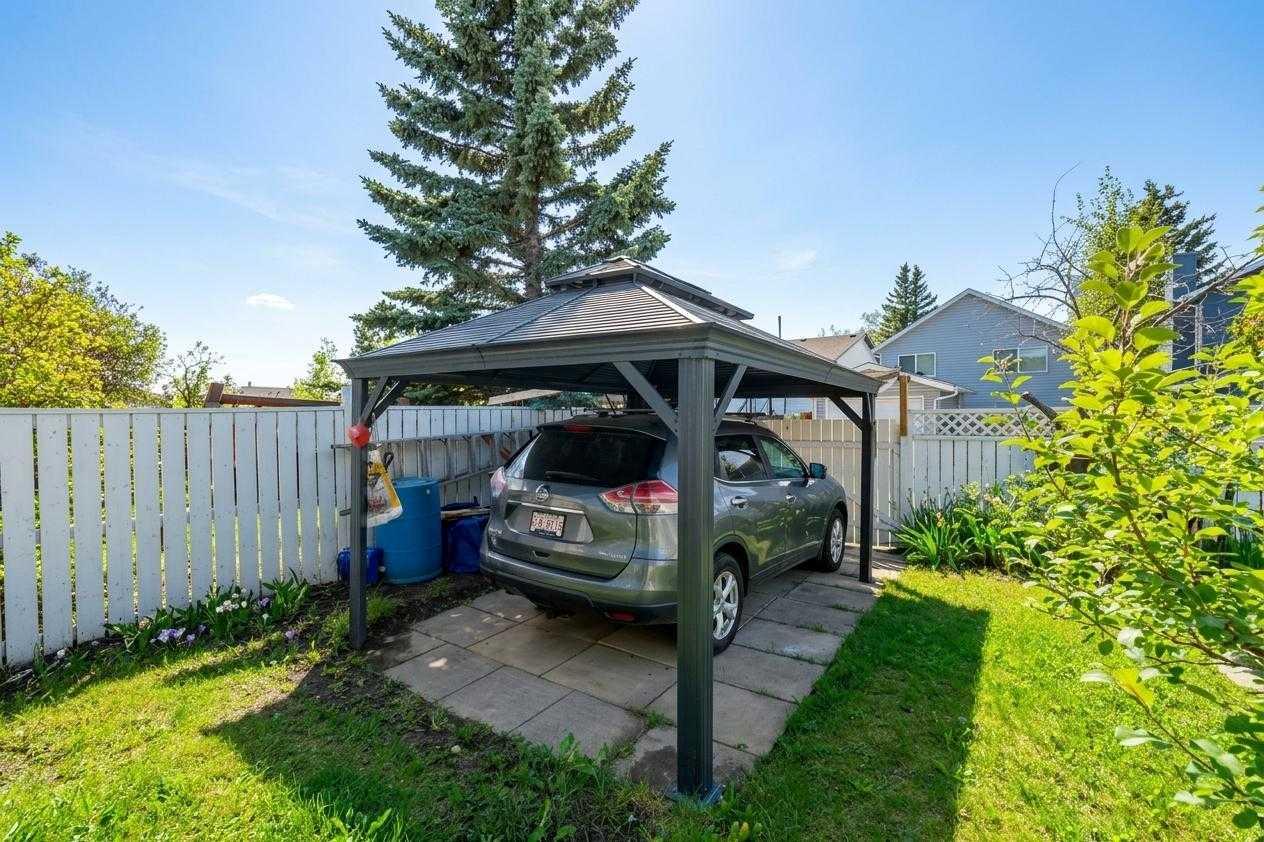 72 Martindale Close NE