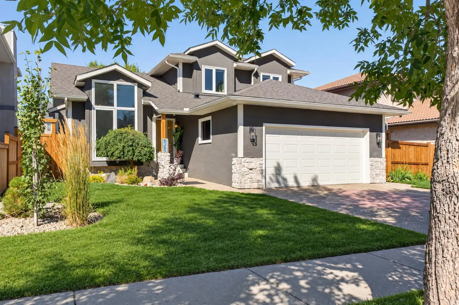 8285 Edgebrook Drive NW