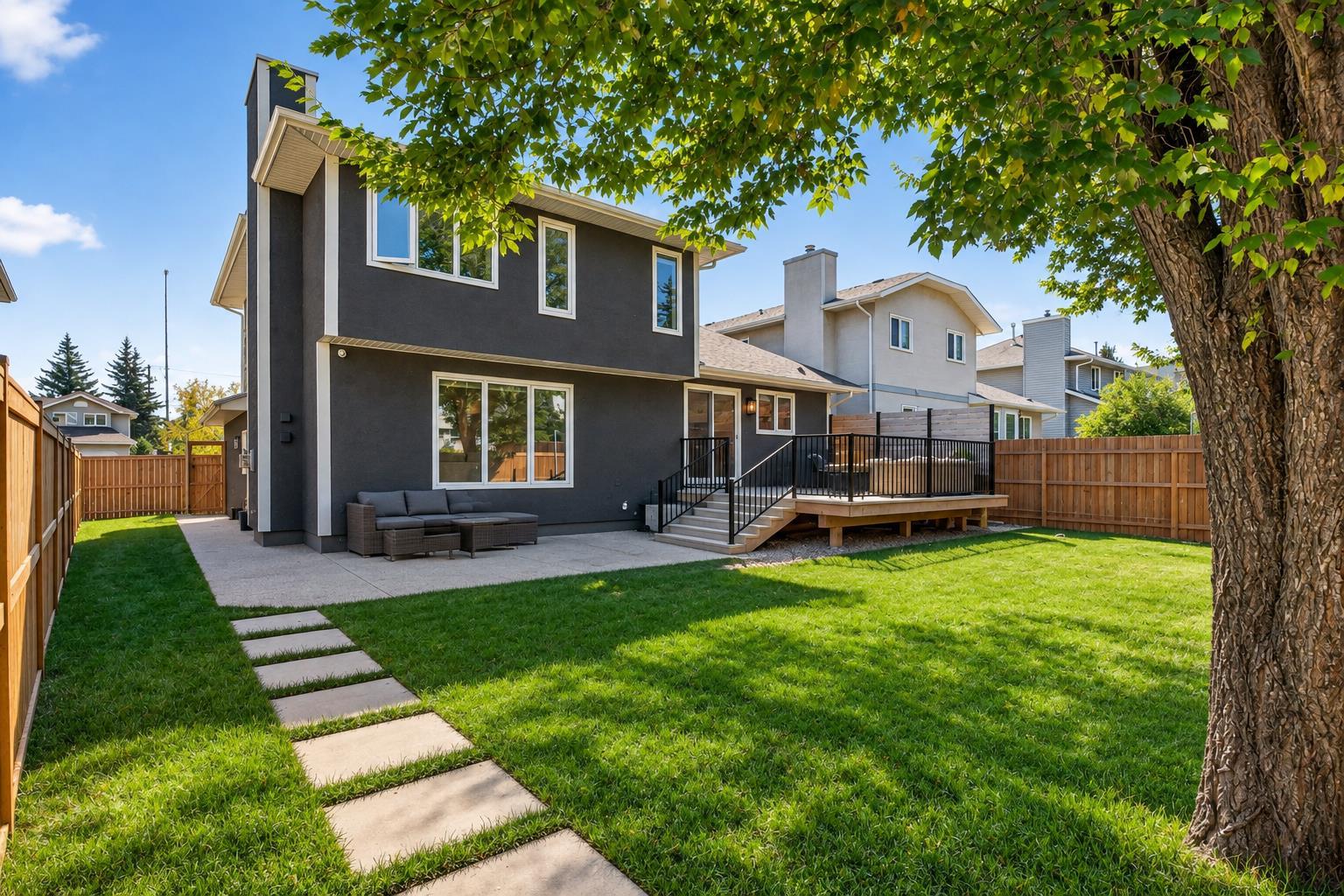 8285 Edgebrook Drive NW