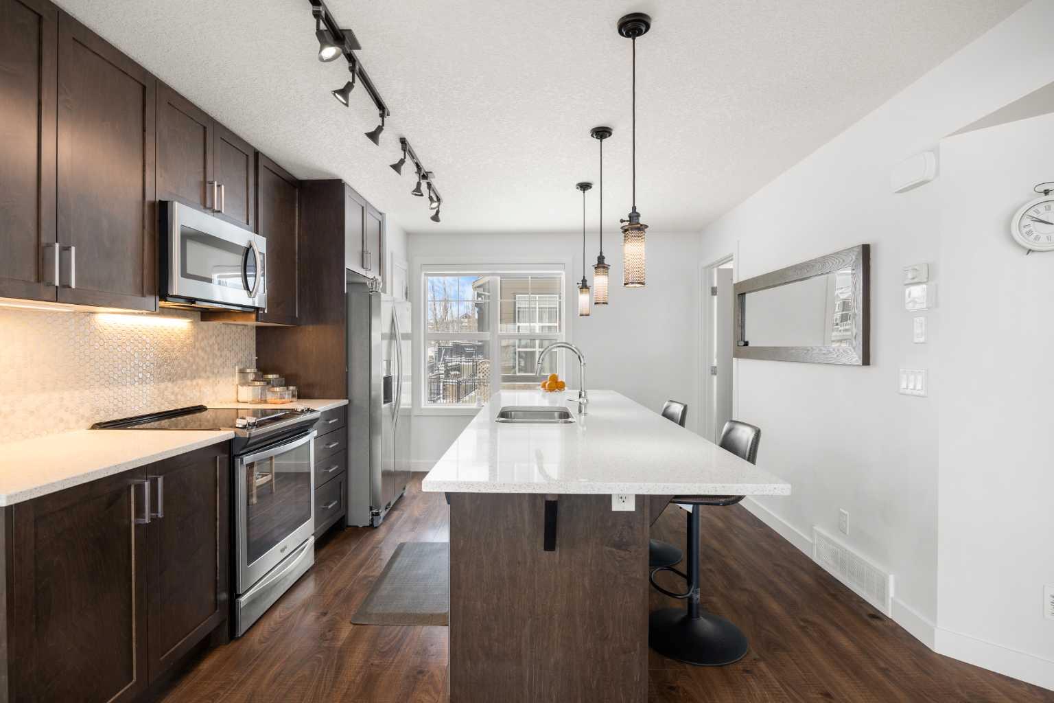 111 Evanscrest Gardens NW