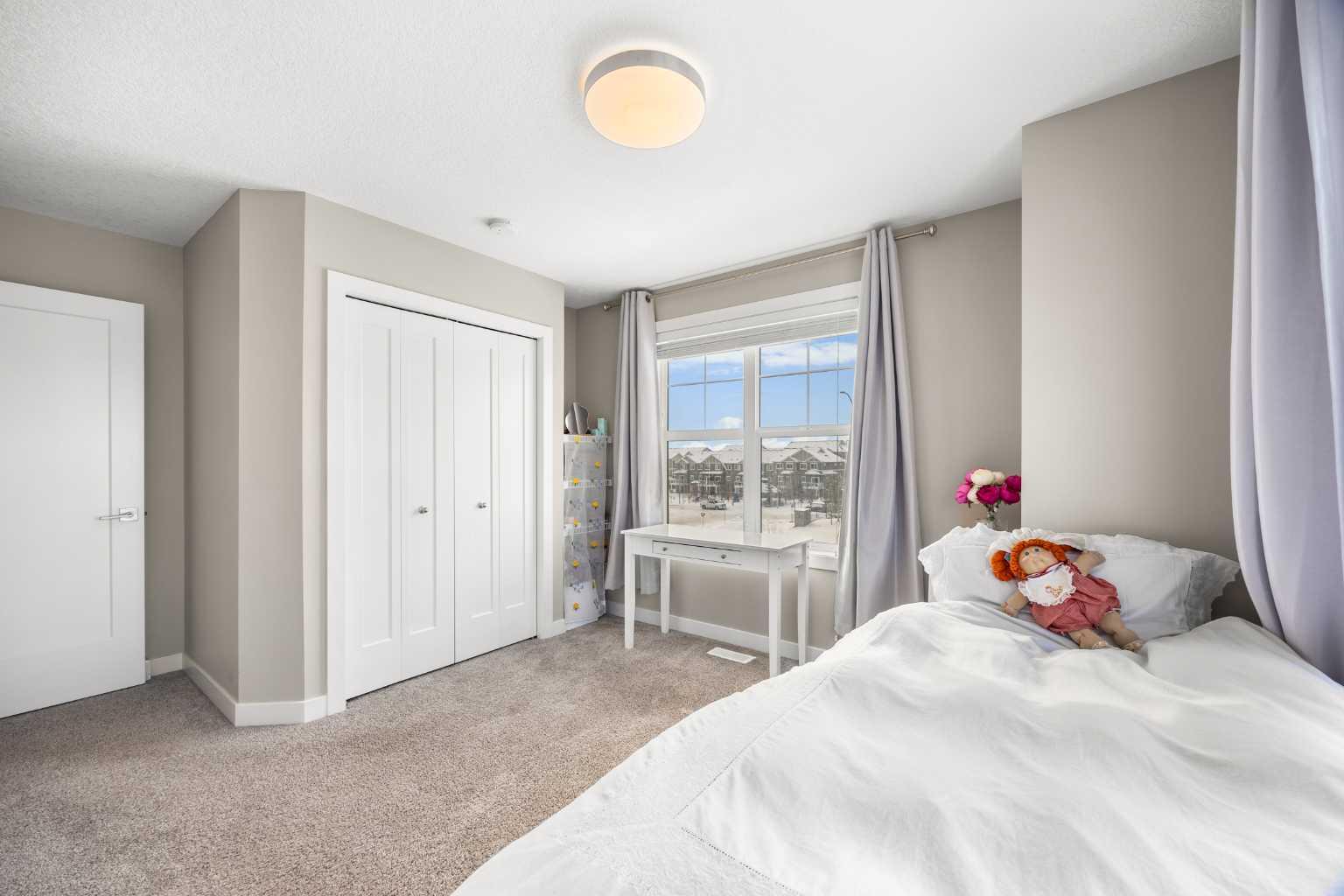 111 Evanscrest Gardens NW