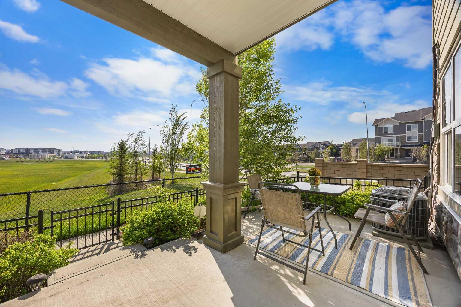 111 Evanscrest Gardens NW