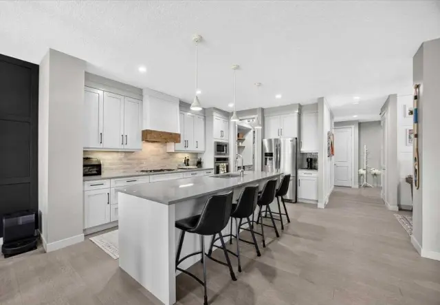 136 Riviera Way 