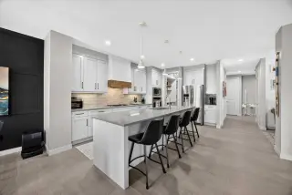 136 Riviera Way 